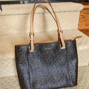 Calvin Klein Top Zip Signature Logo North/South Tote